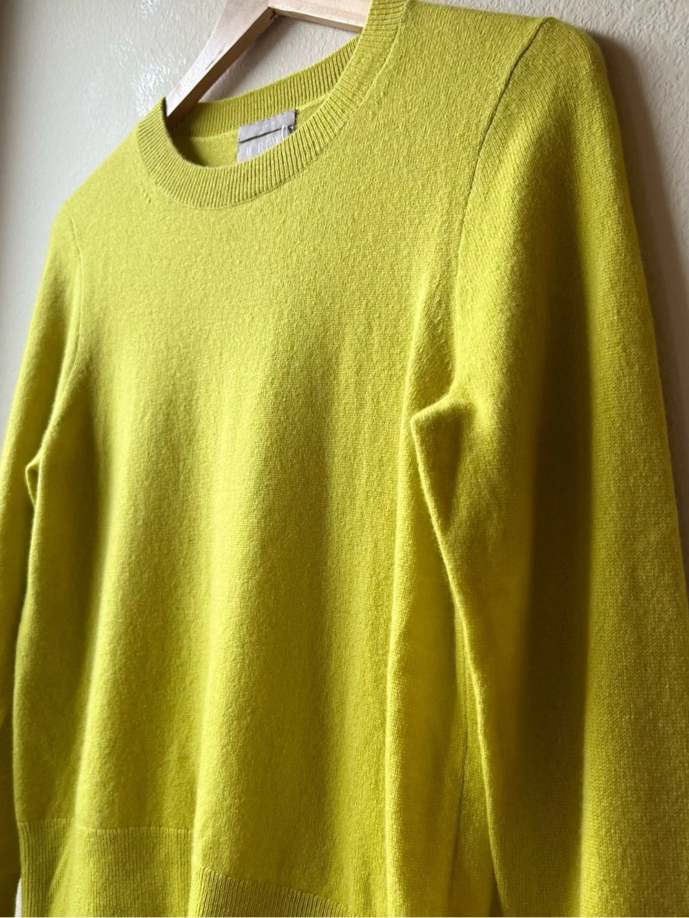 NWT J.Crew Cashmere Classic-Fit Crewneck Sweater Green Yellow chartreuse Sz S